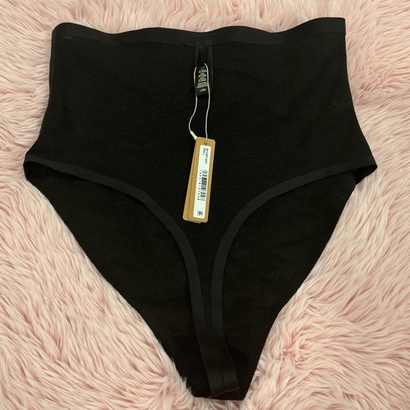 NWT SKIMS POWER MESH HIGH WAISTED THONG - Picture 10 of 12